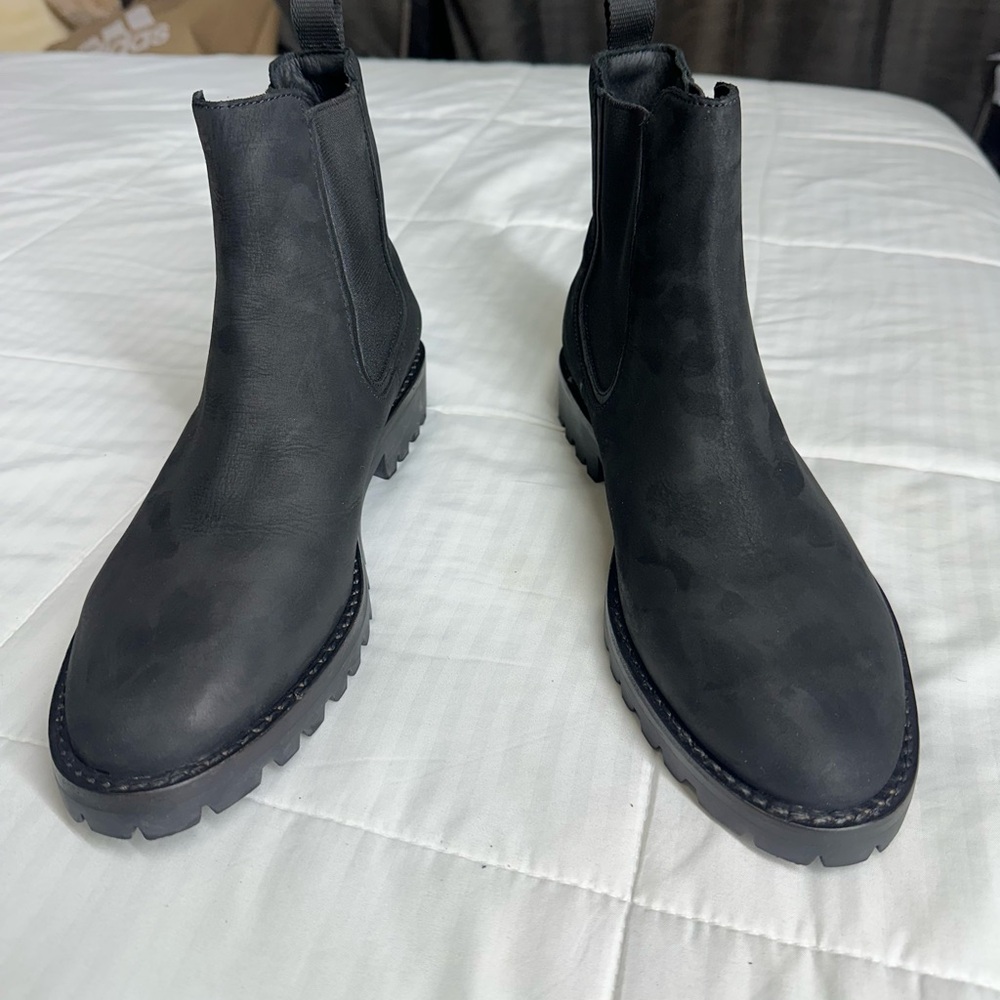 Thursday Everyday Chelsea Boot size 9 women’s Black Matte Legend CRRBLK10